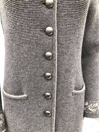 Pezzo D'oro Pezzo D'oro Strickmantel In Grau,reine Wolle, Hergestellt In Bayern, Dicker Warmer Wollmantel Für Outdoor,oder Im Büro Als Indoormantel, Edler Jacquardstrick An Den Kanten, In Bayern Produziert