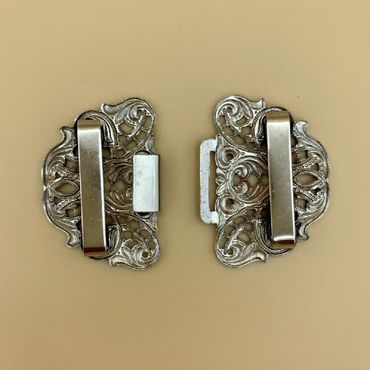 Pezzo D'oro Trachten Schürzenschließe, Ornamente Oval,altsilber 2 Tlg