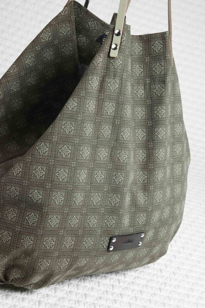 Philini Modern Style Shopper