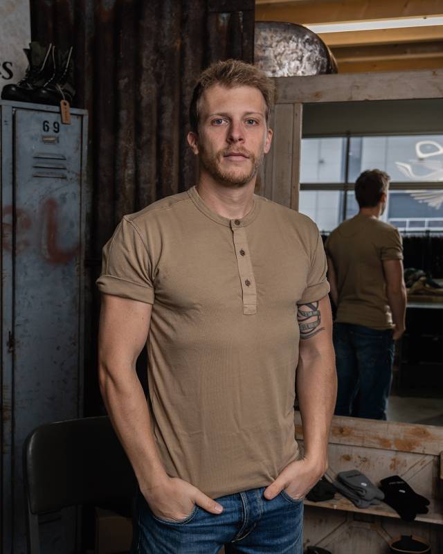 Pike Brothers 1927 Henley Shirt Short Sleeve Mojave Beige