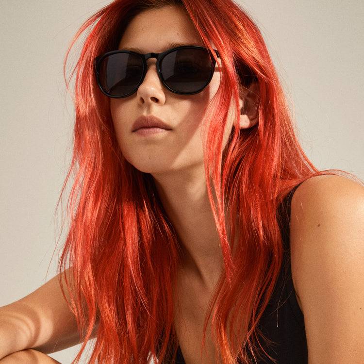 Pilgrim CAMILLA Recycelte Klassische Sonnenbrille Schwarz