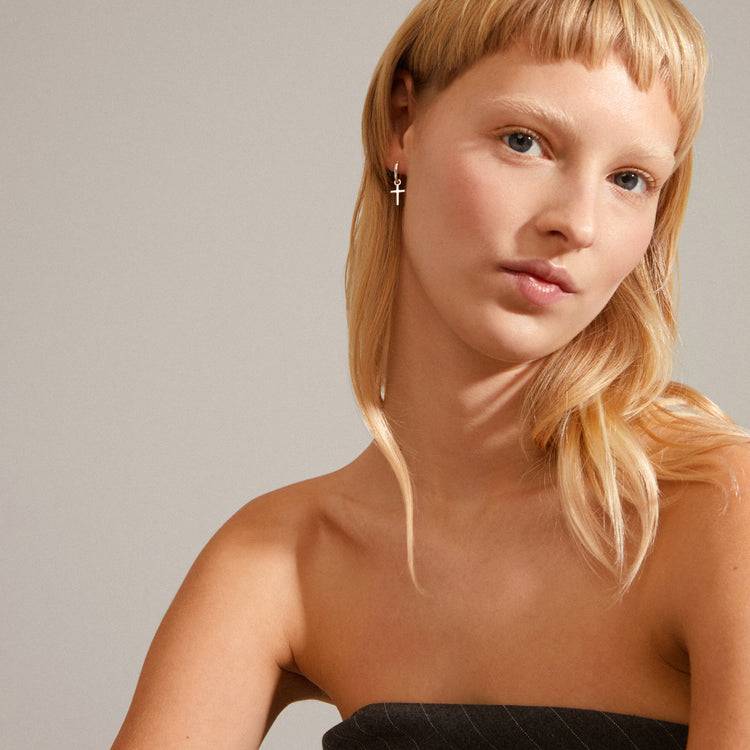 Pilgrim DAISY Recycelte Creolen Mit Kreuz Versilbert