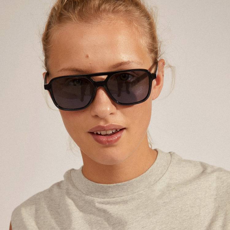 Pilgrim ELODIE Recycelte Piloten-Sonnenbrille Schwarz