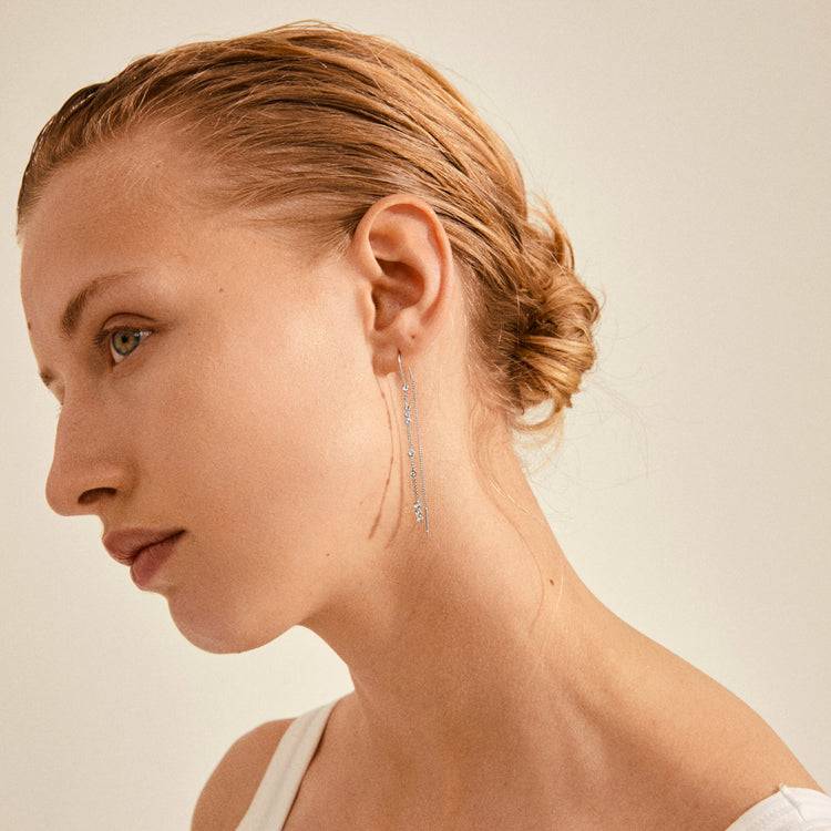 Pilgrim KAMARI Kettenohrringe M. Kristallen Versilbert