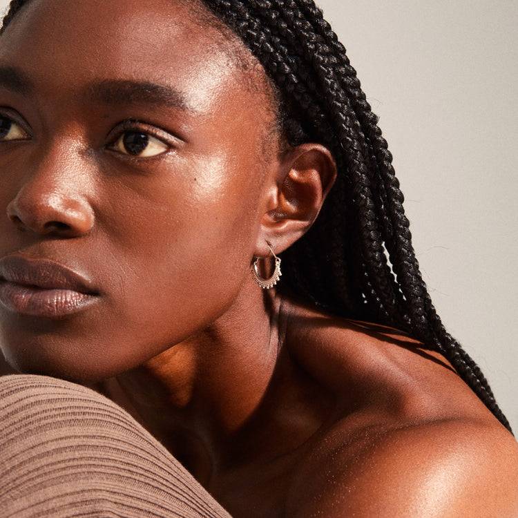 Pilgrim KIKU Recycelte Halbe Creolenohrringe, Versilbert