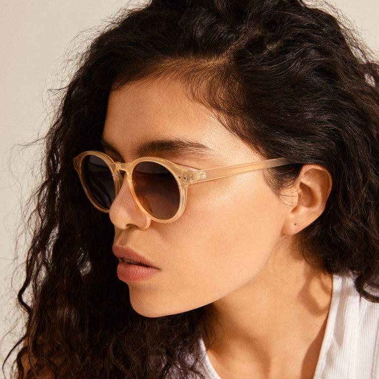 Pilgrim KYRIE Klassische Runde Sonnenbrille Hellbeige