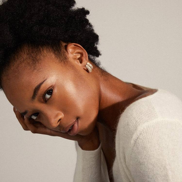 Pilgrim LONA Recycelte Chunky Kristall-Huggie-Hoops, Vergoldet