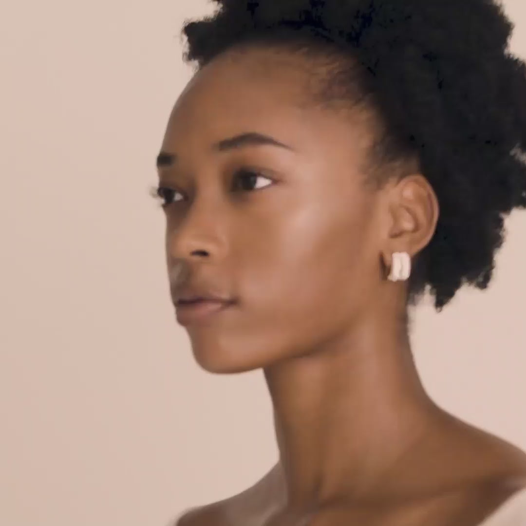 Pilgrim LONA Recycelte Chunky Kristall-Huggie-Hoops, Vergoldet