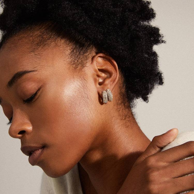 Pilgrim LONA Recycelte Chunky Kristall-Huggie-Hoops, Vergoldet