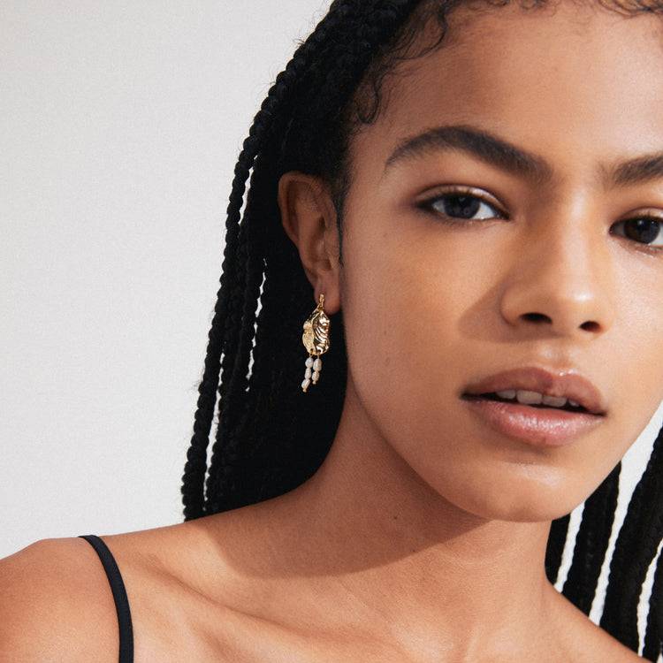 Pilgrim BLOOM Recycelte Ohrringe, Weiß/Vergoldet