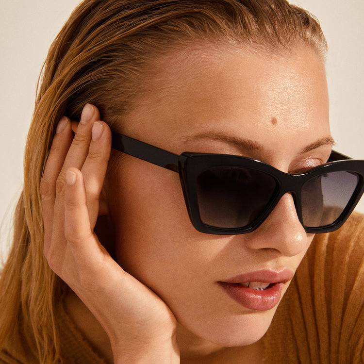 Pilgrim DAKOTA Eckige Cat-Eye-Sonnenbrille Schwarz