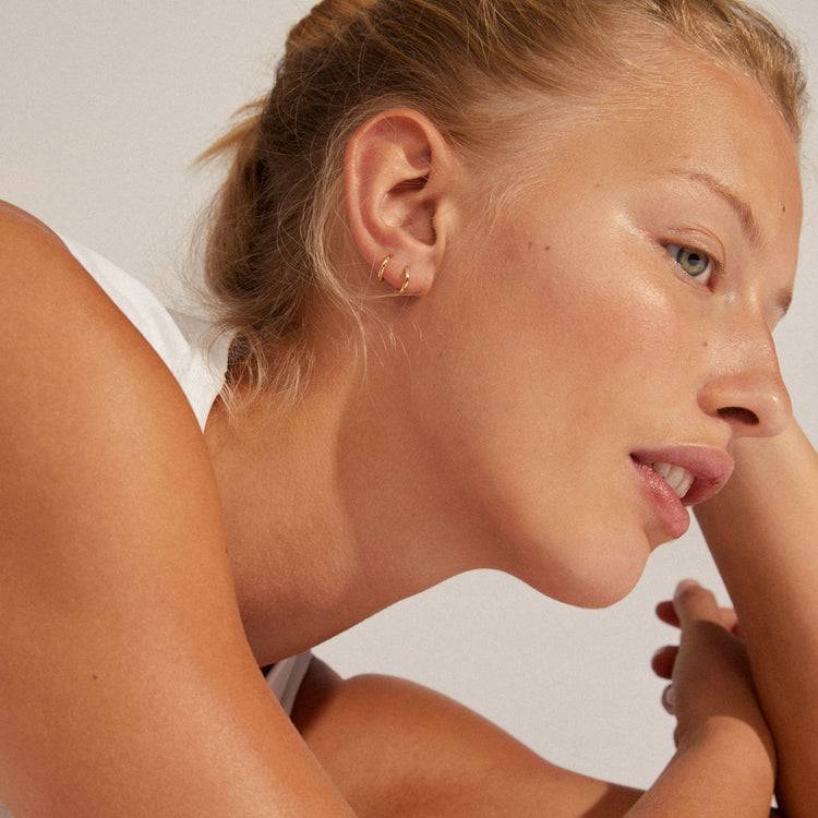 Pilgrim EANNA Recycelte Huggie-Creolen, Vergoldet