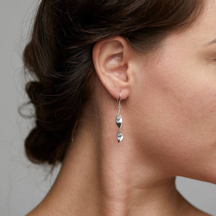 Pilgrim ELAINE Recycelte Twirl-Ohrringe, Versilbert