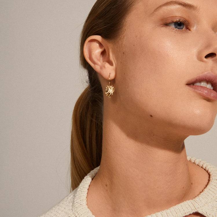 Pilgrim EM Wellenförmige Hoop-Ohrringe, Vergoldet