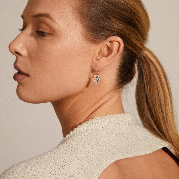 Pilgrim EM Wellenförmige Hoop-Ohrringe, Versilbert