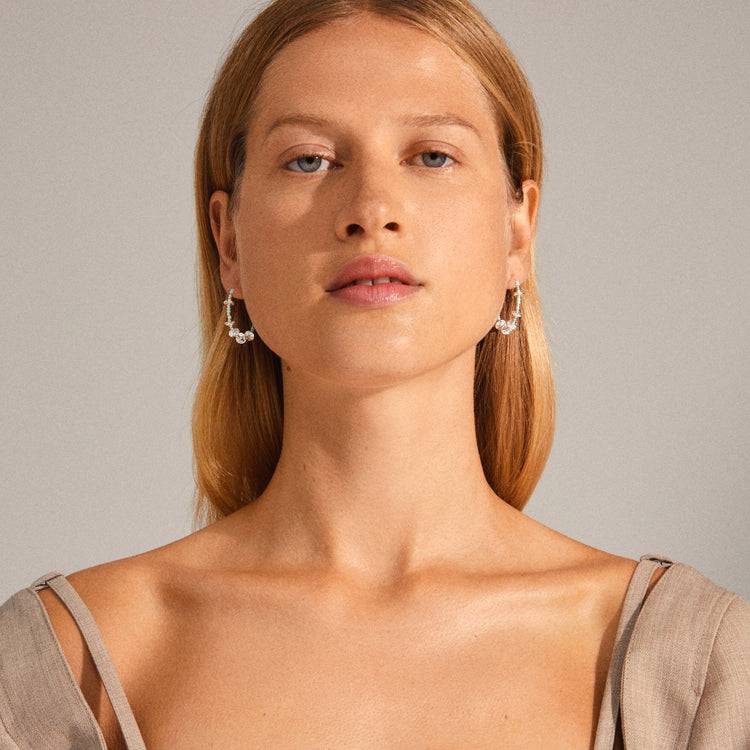 Pilgrim ENERGETIC Blaue Creolen, Versilbert