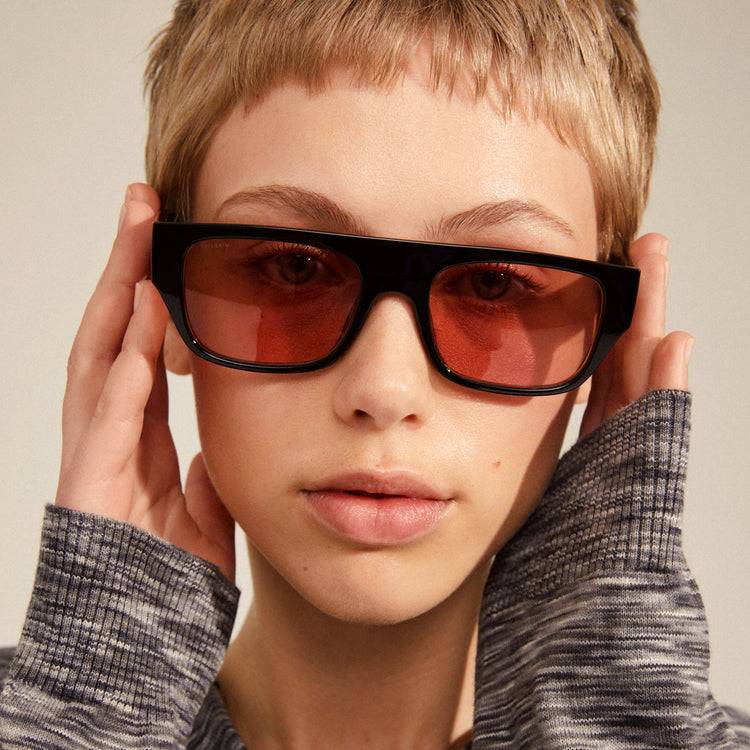 Pilgrim ENIEL Recycelte Sonnenbrille Schwarz/Gold