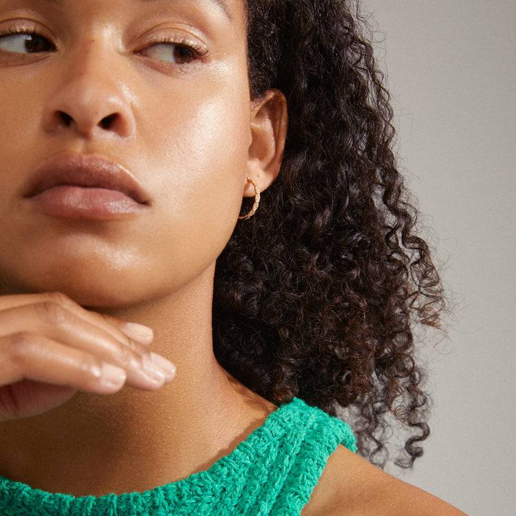 Pilgrim EZO Verdrehte Kristall-Creolen, Vergoldet