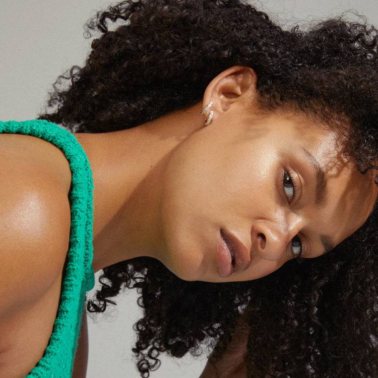 Pilgrim EZO Verdrehte Kristall-Creolen, Versilbert