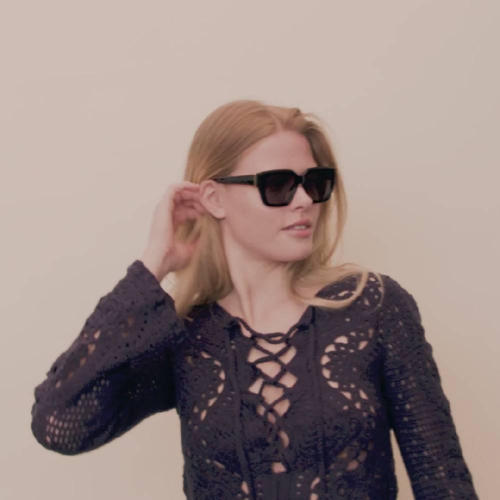 Pilgrim JOGLI Recycelte Sonnenbrille Schwarz/Gold