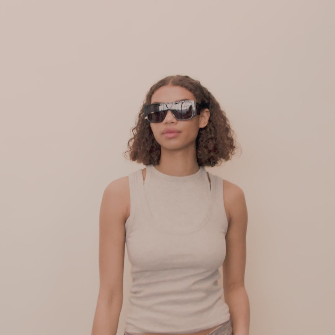 Pilgrim JOHARI Recycelte Sonnenbrille Schwarz