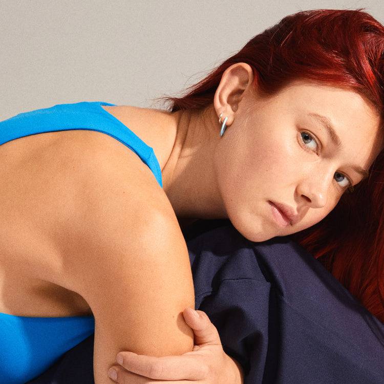 Pilgrim LUZIA Blaue Creolen, 2-in-1-Set, Versilbert