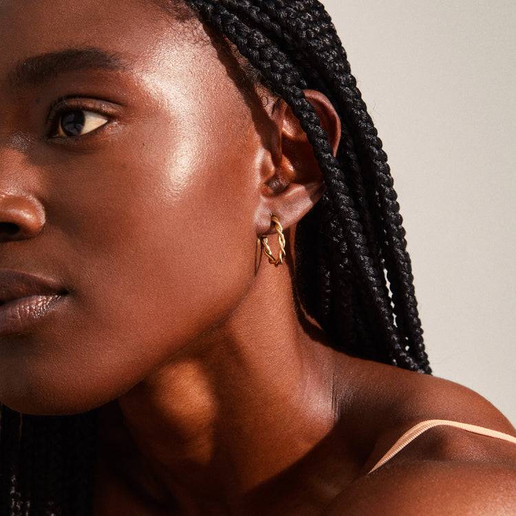 Pilgrim NAJA Recycelte Gedrehte Creolen, Vergoldet