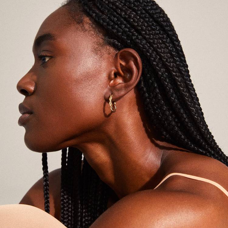 Pilgrim NAJA Recycelte Gedrehte Creolen, Vergoldet