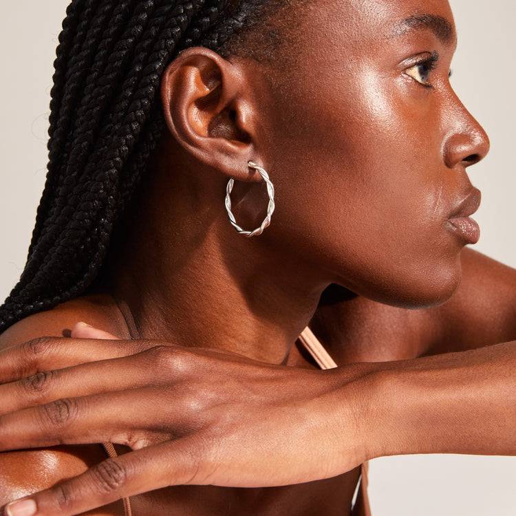 Pilgrim NAJA Recycelte Große Creolen, Versilbert