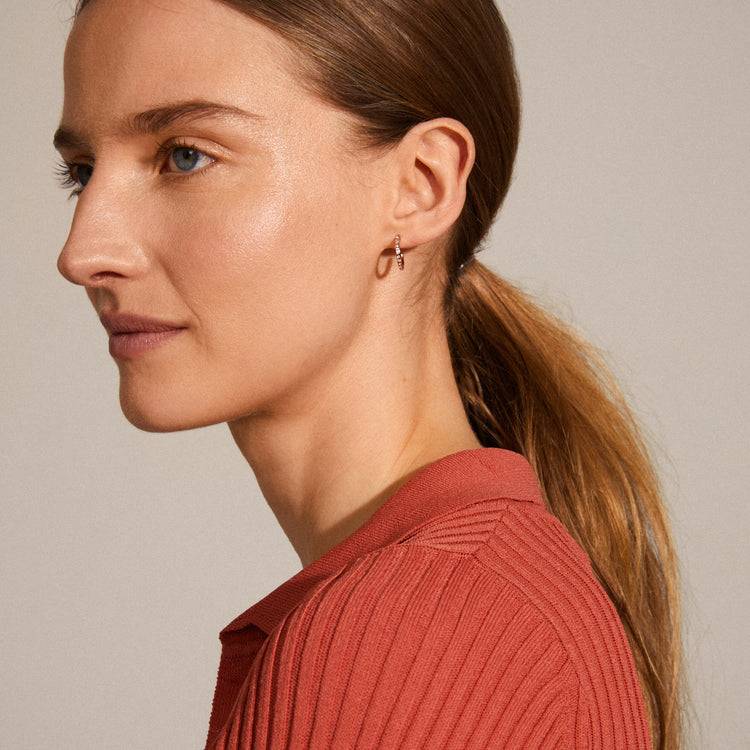 Pilgrim ROBERTA Recycelte Kristall-Halbcreolen, Rosévergoldet