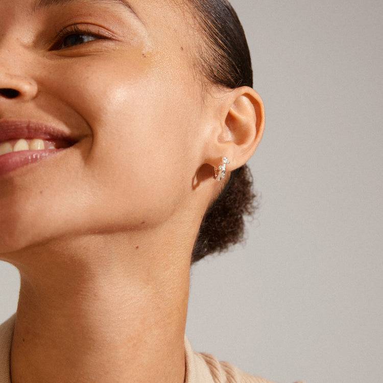 Pilgrim URSZULA Recycelte Kristall-Creolen Versilbert