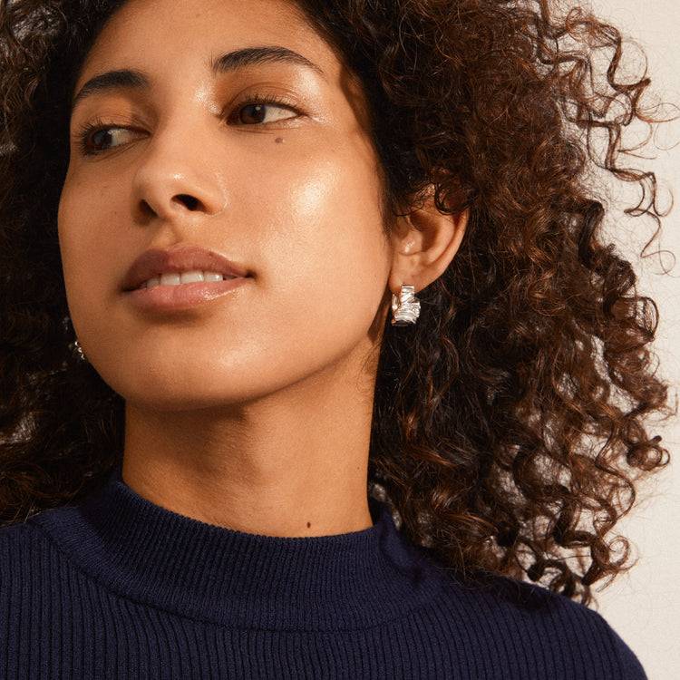 Pilgrim WILLPOWER Recycelte Huggie-Creolen, Versilbert