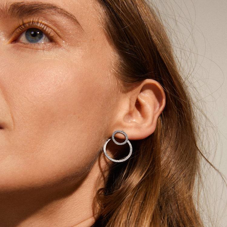 Pilgrim ZOOEY Recycelte 2-in-1-Ohrringe, Hämatitbeschichtet