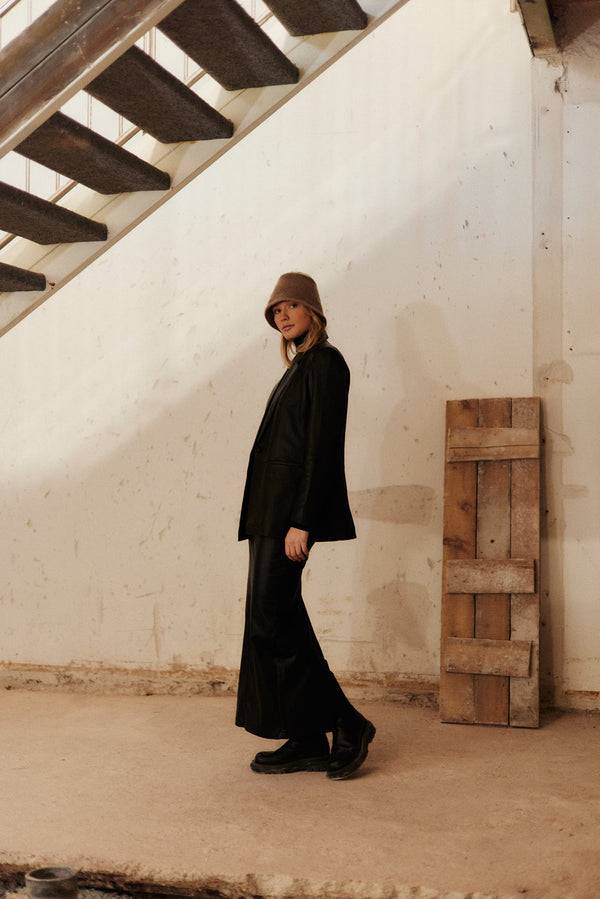 Prinz Berlin Kaschmir Bucket Hat Hand Crochet Beige