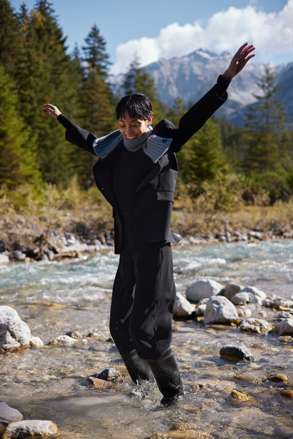 Prinz Berlin Kaschmir Kurzschal Hand Knit Kristallblau