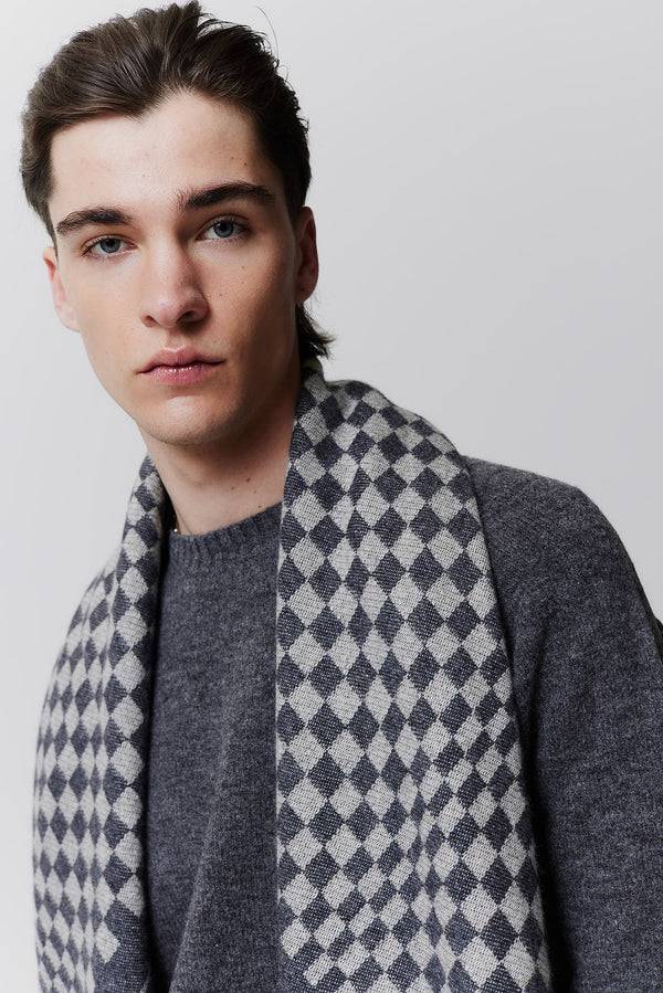 Prinz Berlin Kaschmir Triangle Jacquard Schwarz