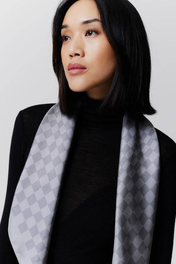 Prinz Berlin Seidentuch Illusion 90 Grau