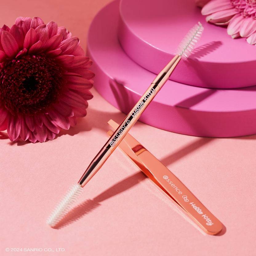 Essence Hello Kitty Tweezer 01