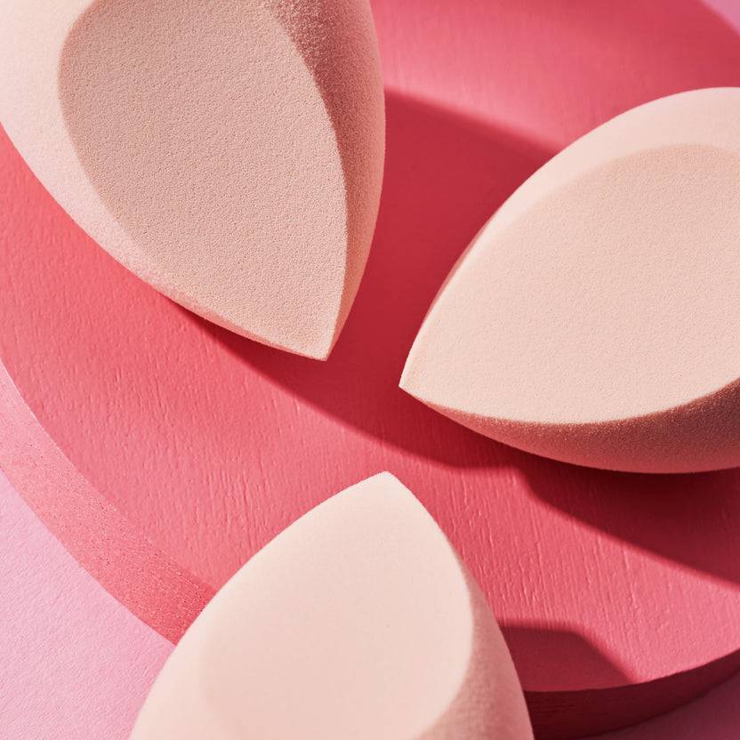 Essence MAKEUP AND BAKING SPONGE