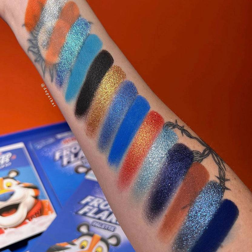 Glamlite Cosmetics Frosted Flakes X Glamlite Palette (18g)