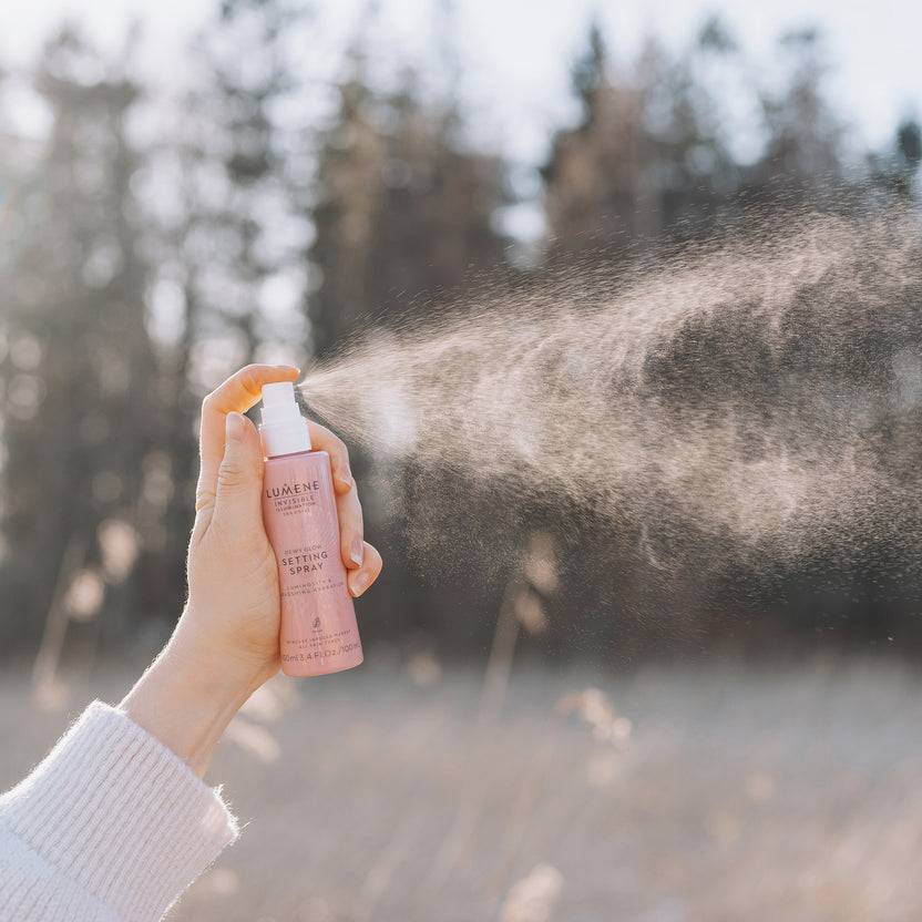 Lumene INVISIBLE ILLUMINATION Dewy Glow Setting Spray (100ml)