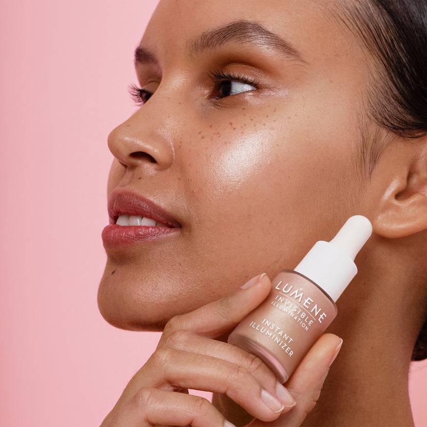 Lumene INVISIBLE ILLUMINATION Illuminizer (15ml)