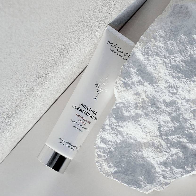 MÁDARA Cosmetics Melting Cleansing Oil (100ml)