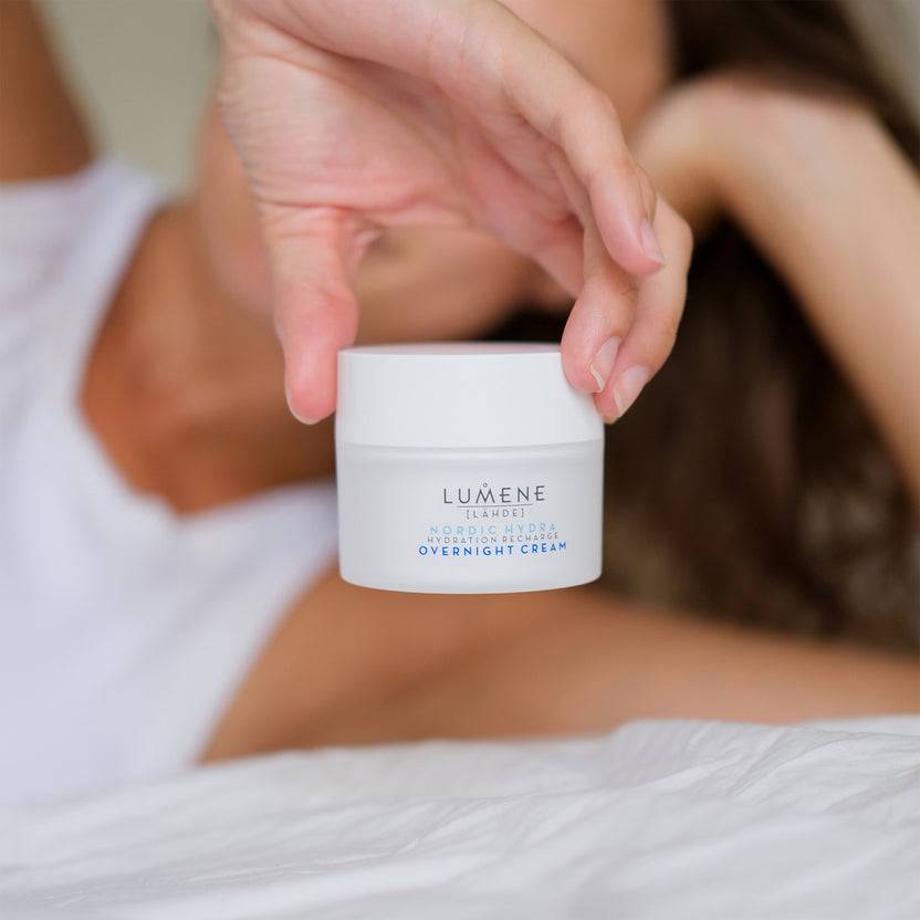 Lumene NORDIC HYDRA [LAHDE] Hydration Recharge Overnight Cream (50ml)