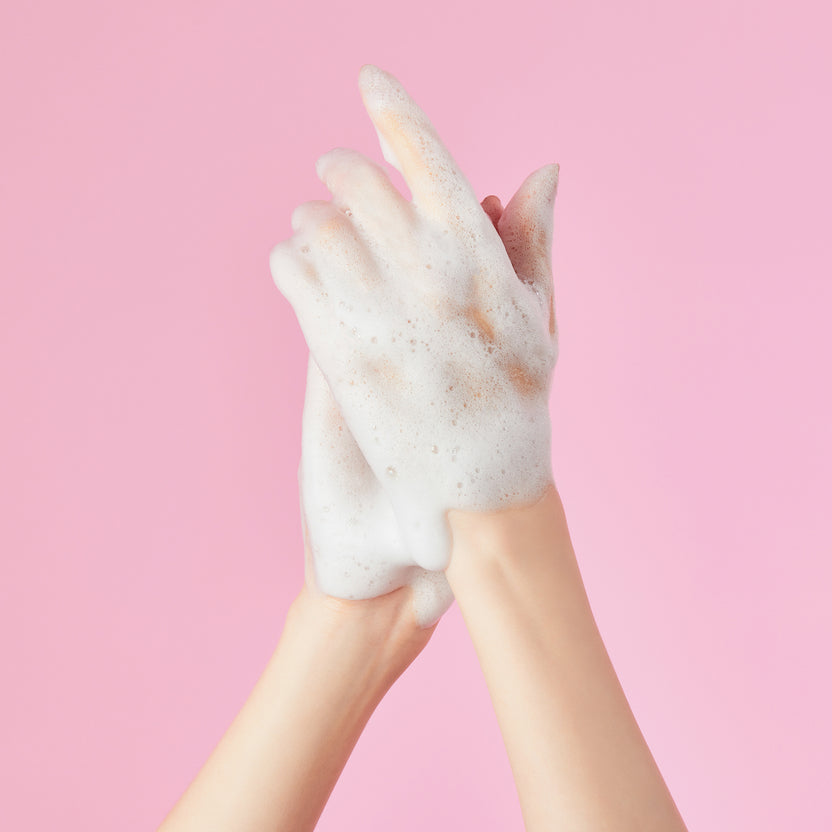 Hanskin Real Complexion Hyaluron Bubble Pop Cleanser (150ml)