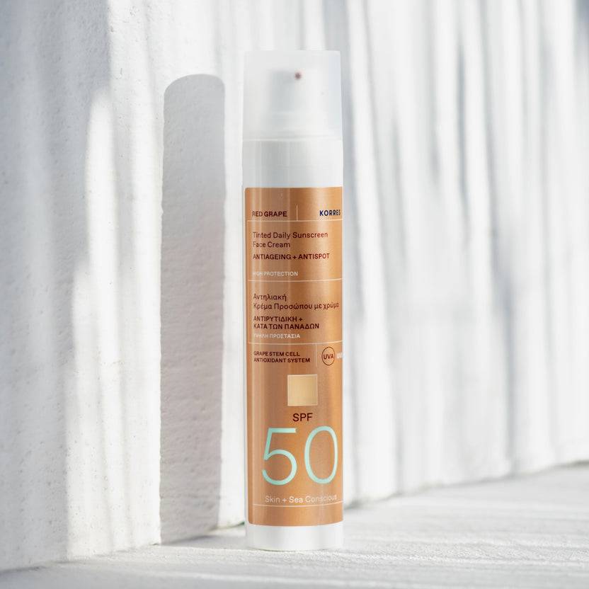 KORRES Red Grape Getönte Sonnencreme Für Das Gesicht SPF50 Anti-Aging + Anti-Dark-Spot (50ml)