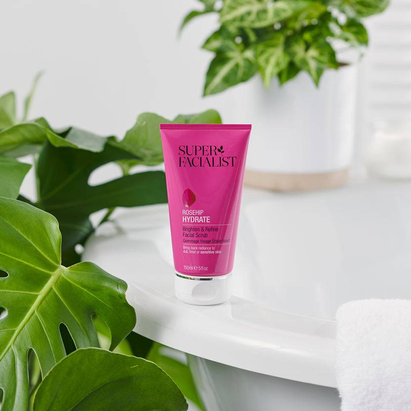Super Facialist Rosehip Hydrate Brighten & Refine Facial Scrub (150ml)