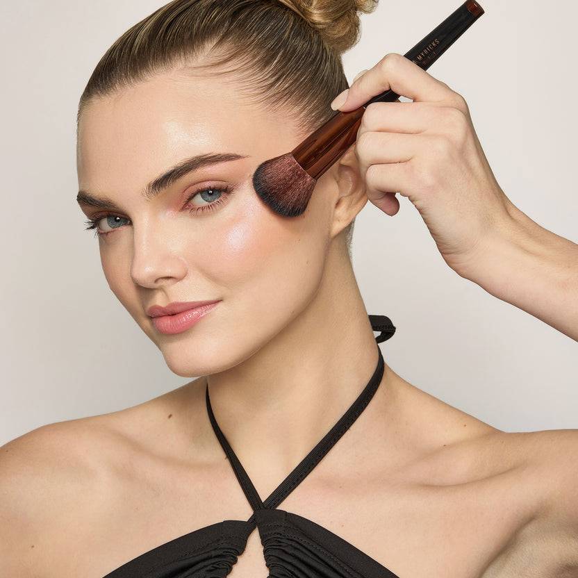 Danessa Myricks Beauty Yummy Skin Blurring Balm Powder Lowlighter