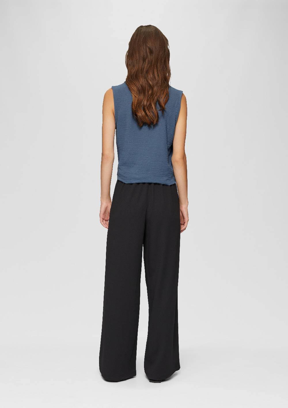 S.Oliver Ärmellose Crêpe-Bluse Mit Femininem Ausschnitt