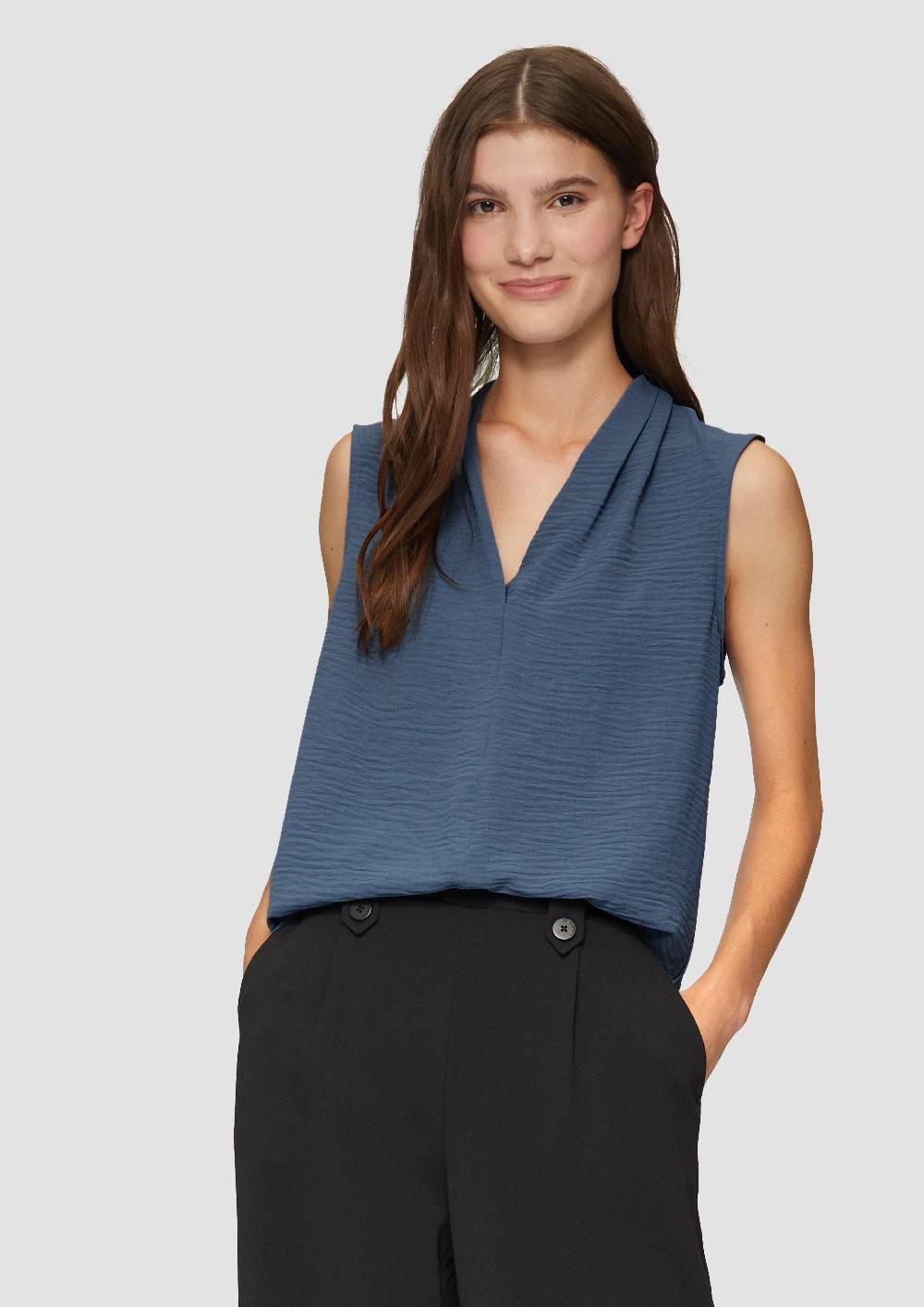 S.Oliver Ärmellose Crêpe-Bluse Mit Femininem Ausschnitt